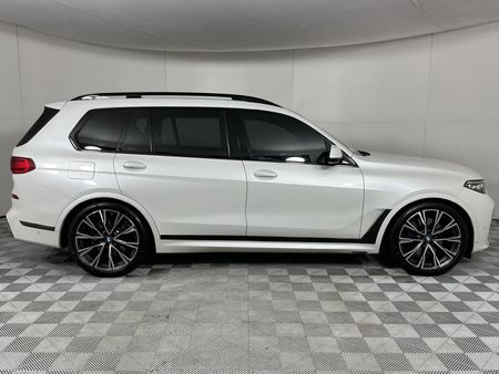 2019-BMW-X7-xDrive30d-M-Sport_19