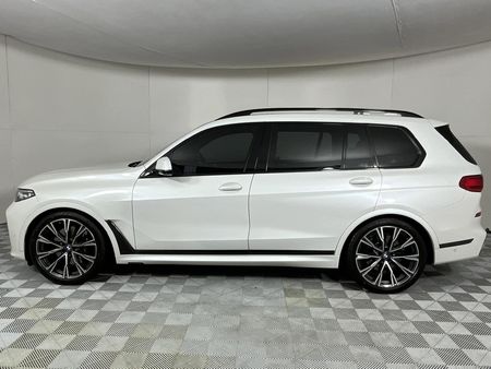 2019-BMW-X7-xDrive30d-M-Sport_21