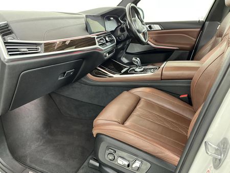 2019-BMW-X7-xDrive30d-M-Sport_8