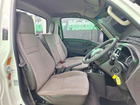 2017-Hyundai-H100-Bakkie-26D-Dropside_10