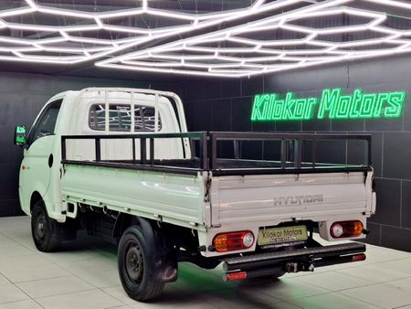 2017-Hyundai-H100-Bakkie-26D-Dropside_3