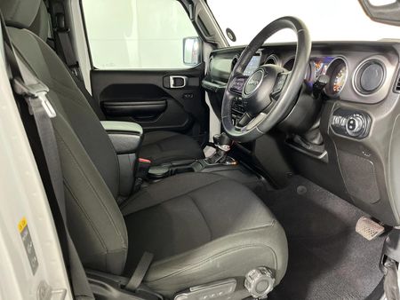 2021-Jeep-Wrangler_9