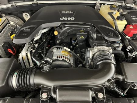 2021-Jeep-Wrangler_12