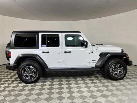 2021-Jeep-Wrangler_16