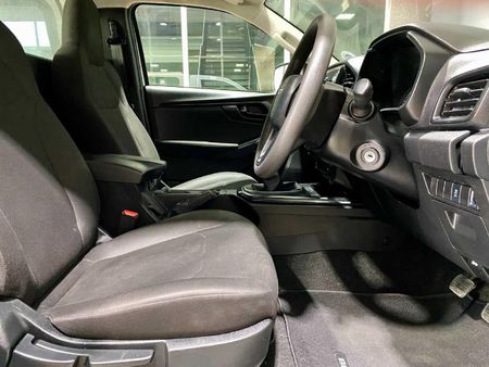 2024-Isuzu-D-Max-19-DDI-HR-L-4x4-Single-Cab_11
