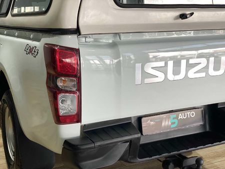 2024-Isuzu-D-Max-19-DDI-HR-L-4x4-Single-Cab_19
