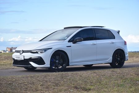 2024-Volkswagen-Golf-8-20-TSI-R-DSG_0