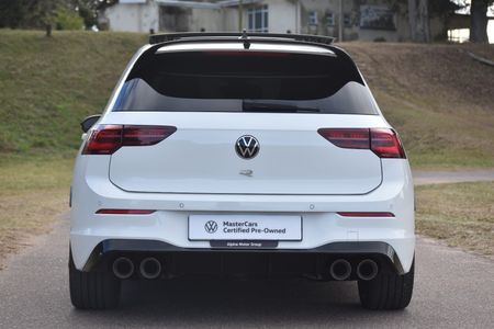 2024-Volkswagen-Golf-8-20-TSI-R-DSG_4