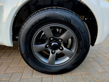 2009-Suzuki-Jimny-13_13