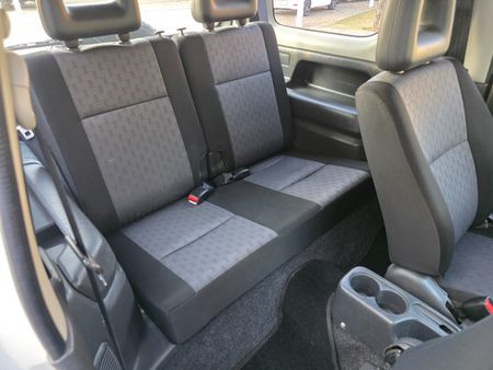 2009-Suzuki-Jimny-13_25
