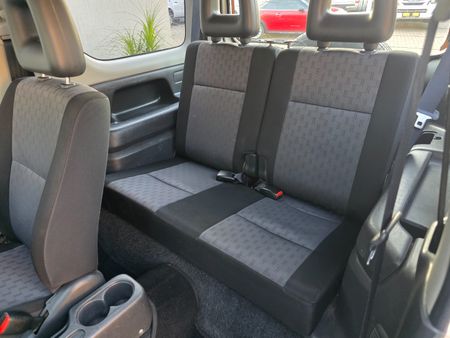 2009-Suzuki-Jimny-13_26