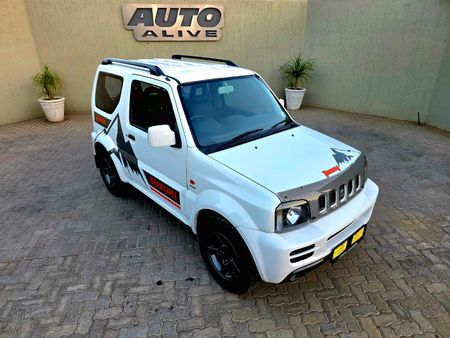 2009-Suzuki-Jimny-13_2
