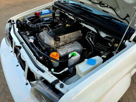 2009-Suzuki-Jimny-13_30