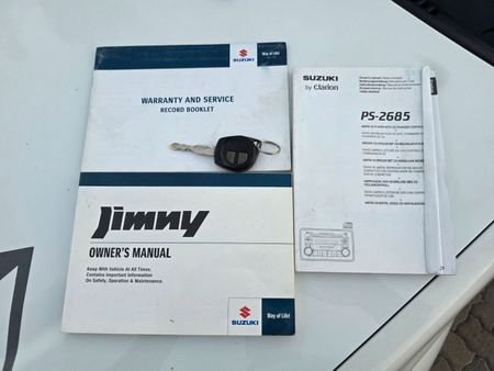 2009-Suzuki-Jimny-13_34