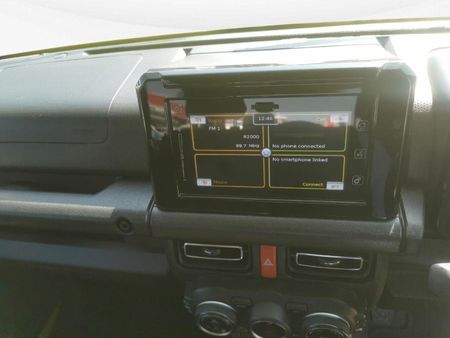 2021-Suzuki-Jimny-15-GLX-Auto_11