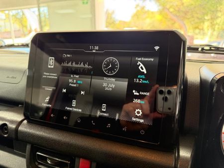 2023-Suzuki-Jimny-15-GLX-AllGrip-5-Door_17