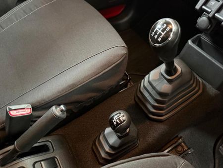 2023-Suzuki-Jimny-15-GLX-AllGrip-5-Door_20