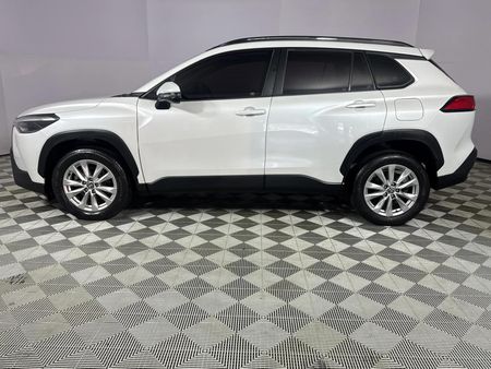 2022-Toyota-Corolla-Cross-18-XS_18
