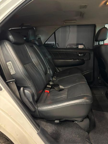 2014-Toyota-Fortuner-30-D-4D-4x4_11