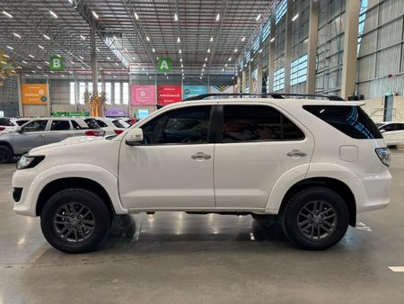 2014-Toyota-Fortuner-30-D-4D-4x4_5