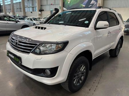 2014-Toyota-Fortuner-30-D-4D-4x4_6