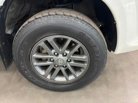2014-Toyota-Fortuner-30-D-4D-4x4_8