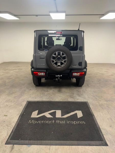 2022-Suzuki-Jimny-15-GLX_3