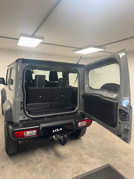2022-Suzuki-Jimny-15-GLX_4
