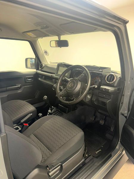2022-Suzuki-Jimny-15-GLX_8