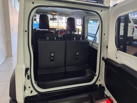 2023-Suzuki-Jimny-15-GLX_7