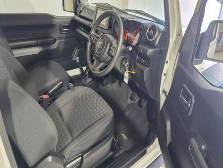 2023-Suzuki-Jimny-15-GLX_8