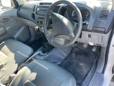 2018-Toyota-Hilux-VVT-i-LWB-20-LWB_11