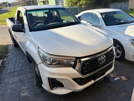 2018-Toyota-Hilux-VVT-i-LWB-20-LWB_4
