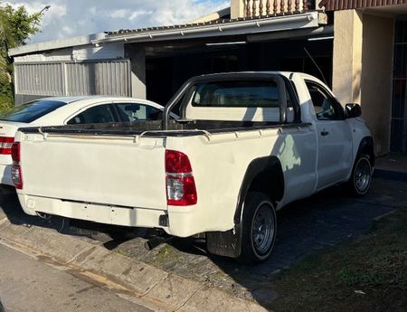 2018-Toyota-Hilux-VVT-i-LWB-20-LWB_6