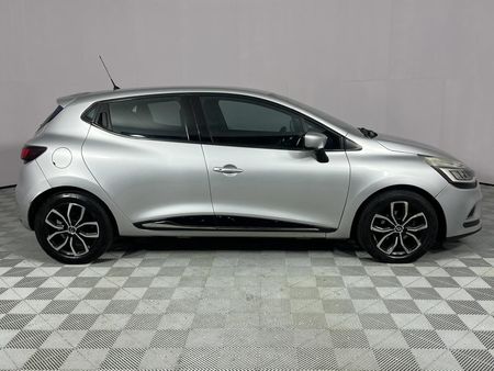 2017-Renault-Clio-IV-900T-Dynamique-5-dr-66kW_12