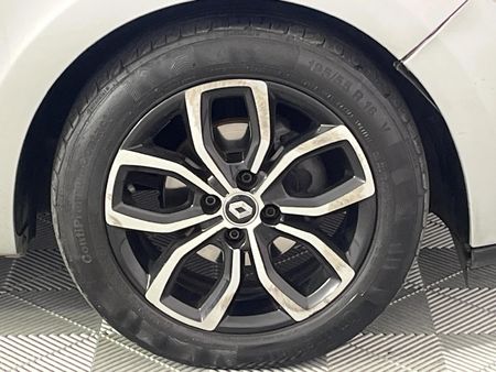 2017-Renault-Clio-IV-900T-Dynamique-5-dr-66kW_3