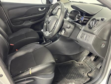 2017-Renault-Clio-IV-900T-Dynamique-5-dr-66kW_5