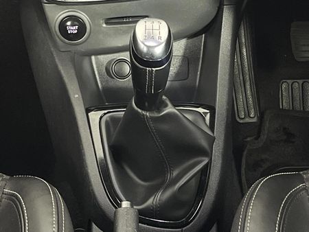 2017-Renault-Clio-IV-900T-Dynamique-5-dr-66kW_6
