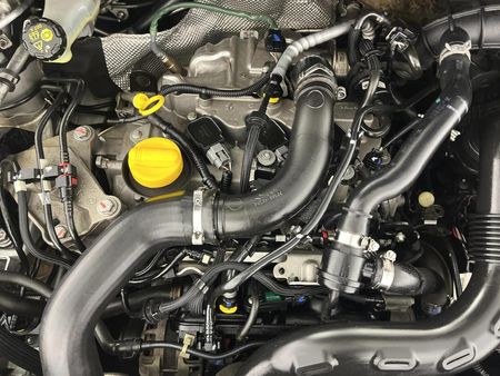 2017-Renault-Clio-IV-900T-Dynamique-5-dr-66kW_8