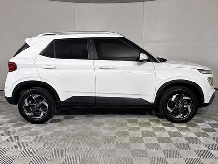 2022-Hyundai-Venue-10-TGDI-Fluid-DCT_15