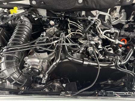 2011-Volkswagen-Amarok-20-BiTDI-Highline-120kW-Double-Cab_11
