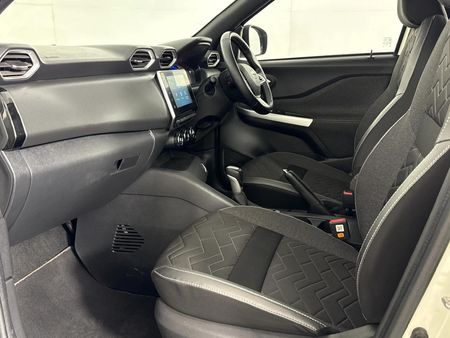 2023-Nissan-Magnite-10T-Acenta-Plus-Auto_8