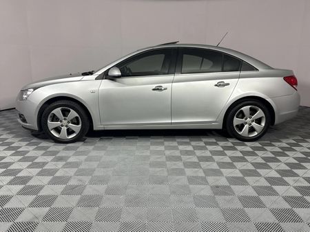2012-Chevrolet-Cruze-20d-LT_18