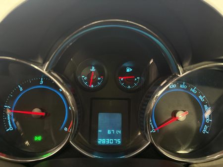 2012-Chevrolet-Cruze-20d-LT_2