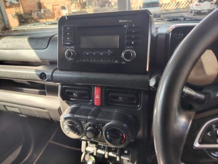 2022-Suzuki-Jimny-15-GL-Auto_13