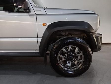 2023-Suzuki-Jimny-15-GLX-Auto_2