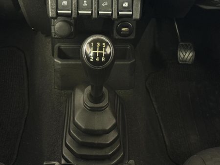 2024-Suzuki-Jimny-15-GLX-AllGrip-5-Door_11