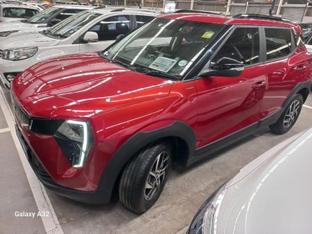 2026-Mahindra-XUV-3XO-12T-AX5-Auto_1