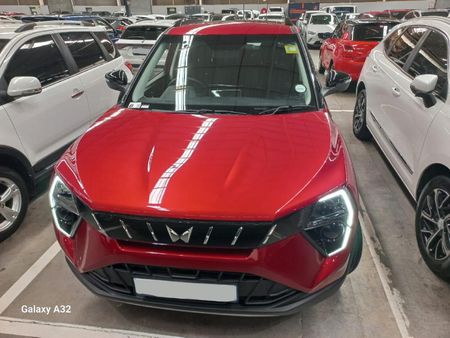 2026-Mahindra-XUV-3XO-12T-AX5-Auto_2