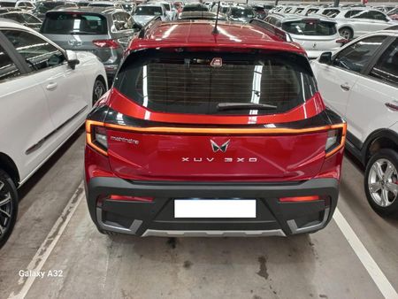2026-Mahindra-XUV-3XO-12T-AX5-Auto_4